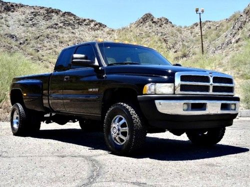 No reserve 2001 ram 3500 slt drw 4x4 5.9 liter cummins turbo diesel !!!