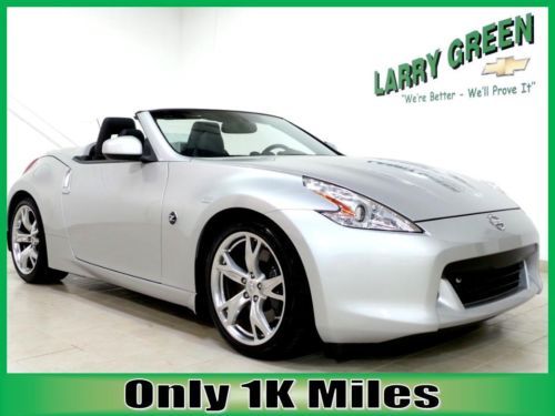 Low miles! silver convertible roadster 3.7l v6 automatic navigation alloy wheels