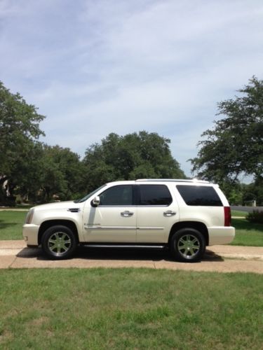 Cadillac escalade, 2008 in great shape,bucket seats front and back.