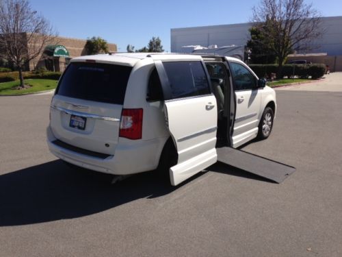 2011 chrysler town &amp; country touring  handicap wheelchair van  vmi northstar