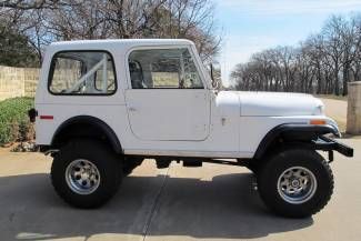 Restored cj-7, auto, a/s, p/s, disc brakes, v-8, beautiful paint