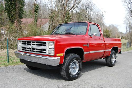 1986 chevrolet  truck custom deluxe  4x4 5.0l v8  new michelin tires