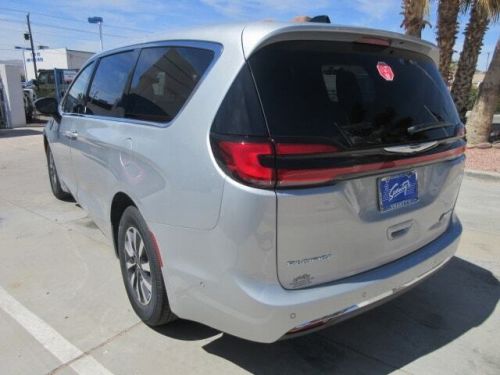 2023 chrysler pacifica plug-in hybrid touring l