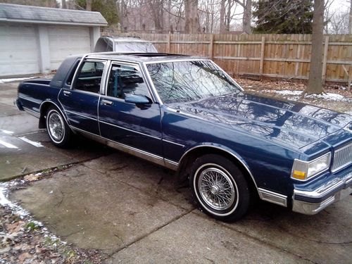 1990 chevrolet caprice classic ls brougham sedan 4-door 5.0l