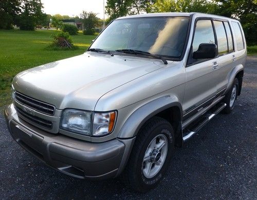 2002 isuzu trooper, very nice clean truck low miles 4x4 no reserve