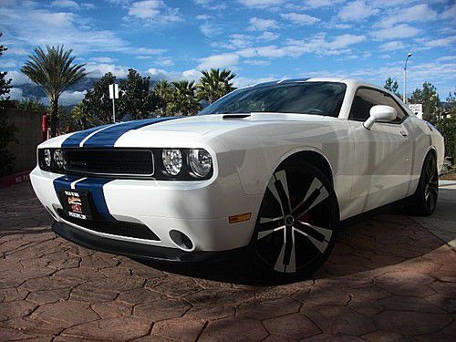 Dodge challenger 2012 3.6 liter 292hp 22" wheels tires custom look 12 mopar