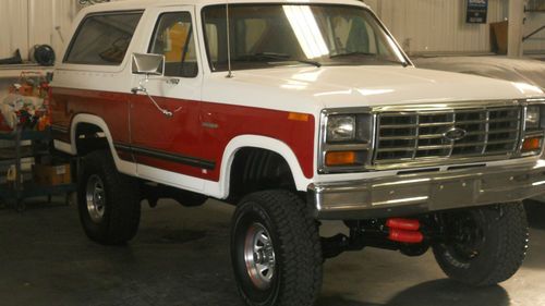 Nicely restored 1984 bronco 4x4