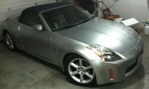 2004 nissan 350z touring convertible 2-door 3.5l