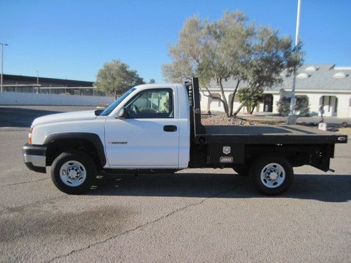 Sell used 2007 Chevy 2500HD 8' Flatbed in Las Vegas, Nevada, United States