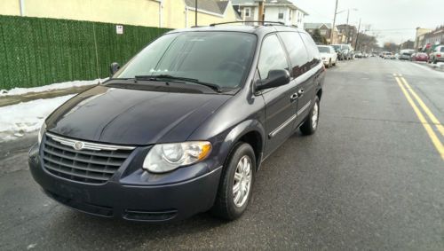 2007 chrysler town and country touring!!!!!!!!!!!!!!!!!!! low price