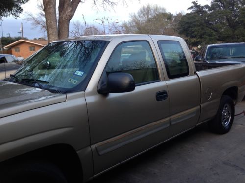 2004 chevy pick up - extra clean