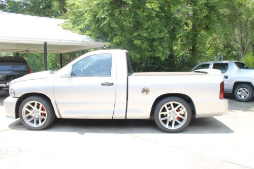 2004 dodge ram srt10 viper