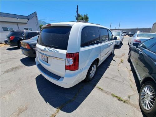 2012 chrysler town &amp; country touring