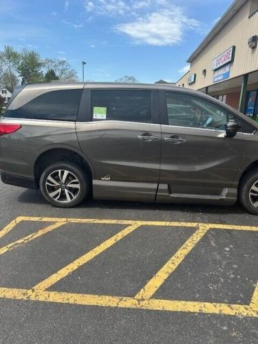 2022 honda odyssey touring 4dr mini-van