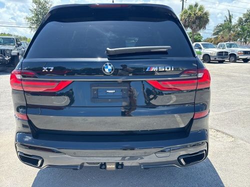 2022 bmw x7 m50i