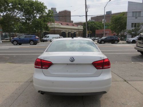 2013 volkswagen passat se pzev 4dr sedan 6a w/ sunroof