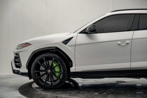 2020 lamborghini urus awd - 23&#039;s, 4 seater,  ventilated seats