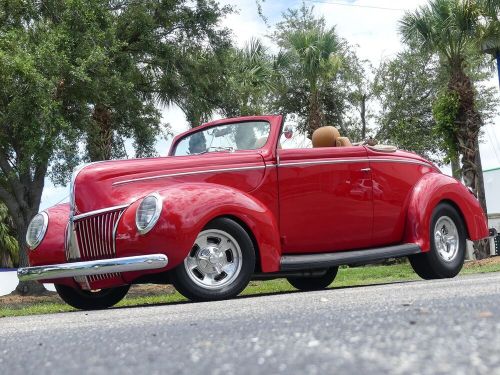 1939 ford deluxe convertible