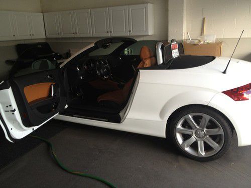 2009 audi tt quattro base convertible 2-door 2.0l