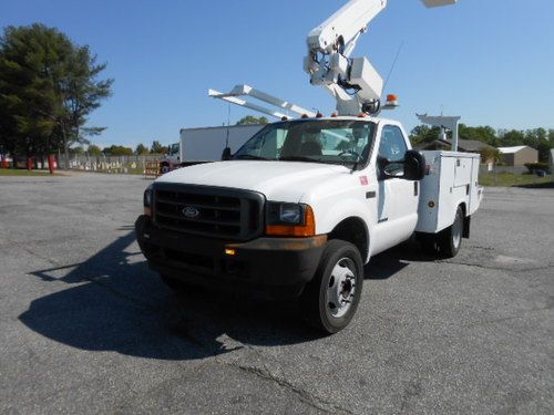 Ford f-450 super duty bucket truck