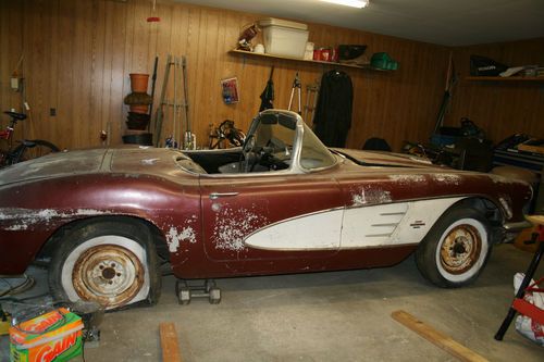 1961 corvette with matching motor