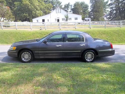 2001 lincoln town car signature series md inspected no reserve