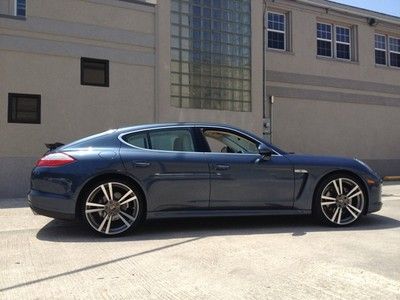 Panamera s yachting blue mint !