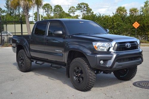 Trd 4x4 aut,dvd,nav,lifted.