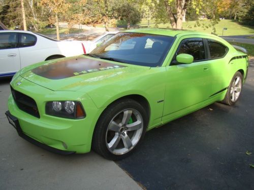 2007 dodge charger r/t sedan 4-door 5.7l sub-lime green hemi