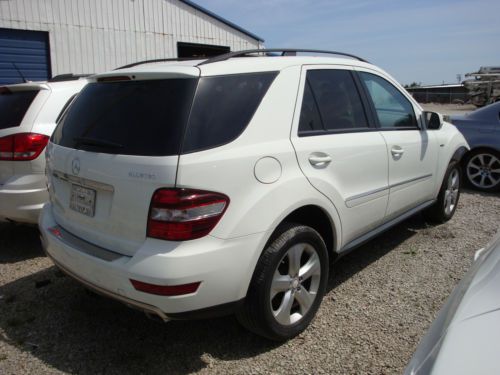 2009 mercedes ml 320.....bluetech diesel.....awd.....repairable / salvage