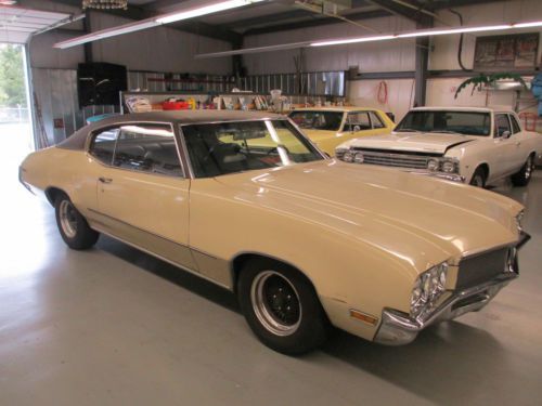 Beige vinyl top driver project cruiser