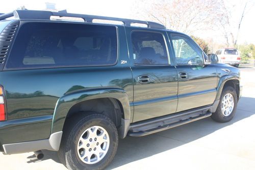 2004 chevrolet z71 suburban green