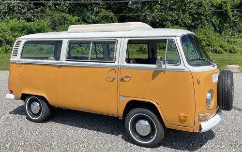 1972 volkswagen bus pop-top