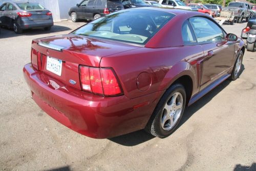 2004 ford mustang