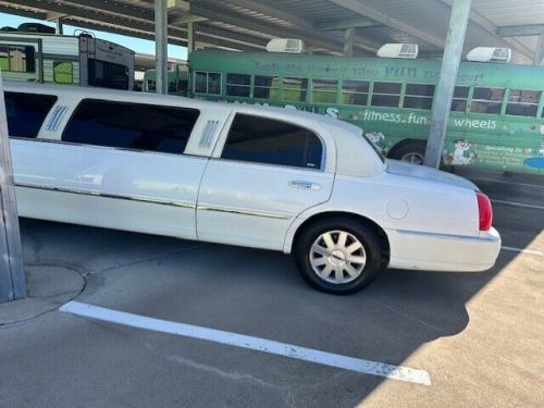 2004 lincoln town car