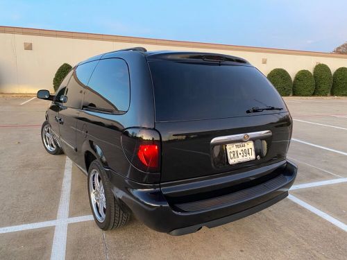 2006 chrysler town &amp; country low 66k miles 1 owner clean carfax non-smoker