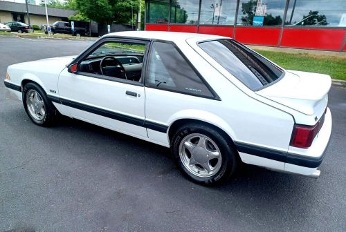 1990 ford mustang