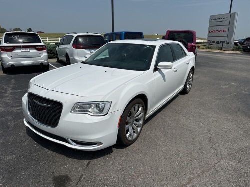 2016 chrysler 300 series limited