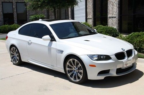 Mineral white metallic,premium pkg,7-spd m double clutch trans,19's,heated seats