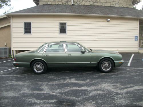 Garage kept 1999 jaguar xj 8 low milage