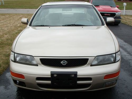 1996 nissan maxima se sedan 4-door 3.0l