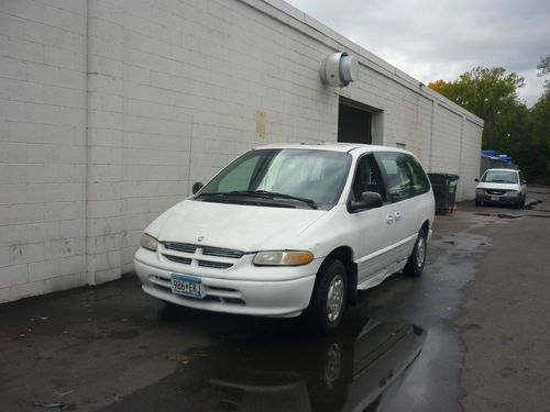 Handicap 1998 dodge grand caravan base mini passenger van 4-door 3.3l