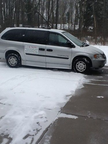 2005 dodge grand caravan se mini passenger van 4-door 3.3l