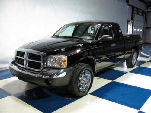 05 dodge dakota ext-cab slt 4x4..60k miles..3.7l v6