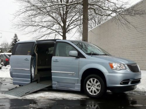 Eldorado handicap wheelchair access transfer seat amerivan side ramp lthr dvd 5k