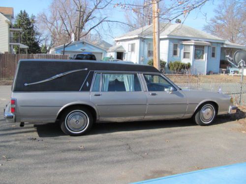 1983 buick lesabre hearse 51300 mi.in grate condition! nr.