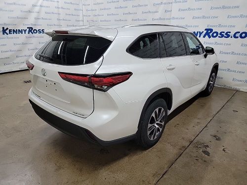 2021 toyota highlander xle