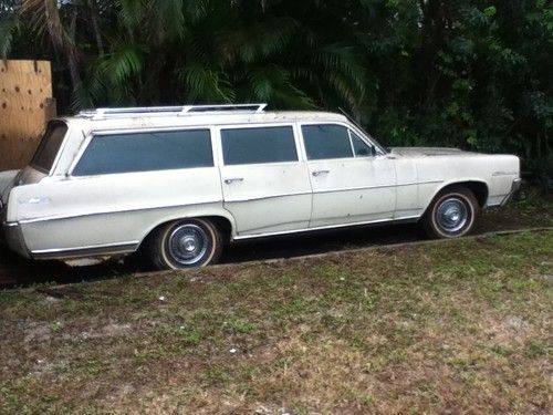 1964 pontiac station wagon catalina safari, roof racks, surfboard not included