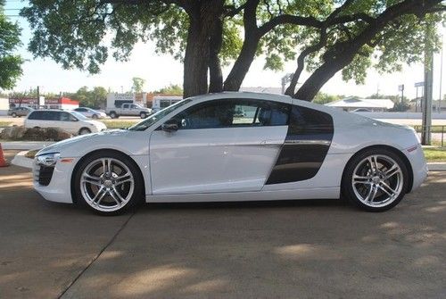 2011 audi r8 4.2 coupe-one owner-extremely nice!!