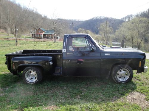 Automatic, 2 wheel drive, 350 engine 4 barrel, good+ condition, sunroof,